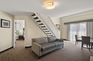 Caja de seguridad en la habitación y decoración personalizada