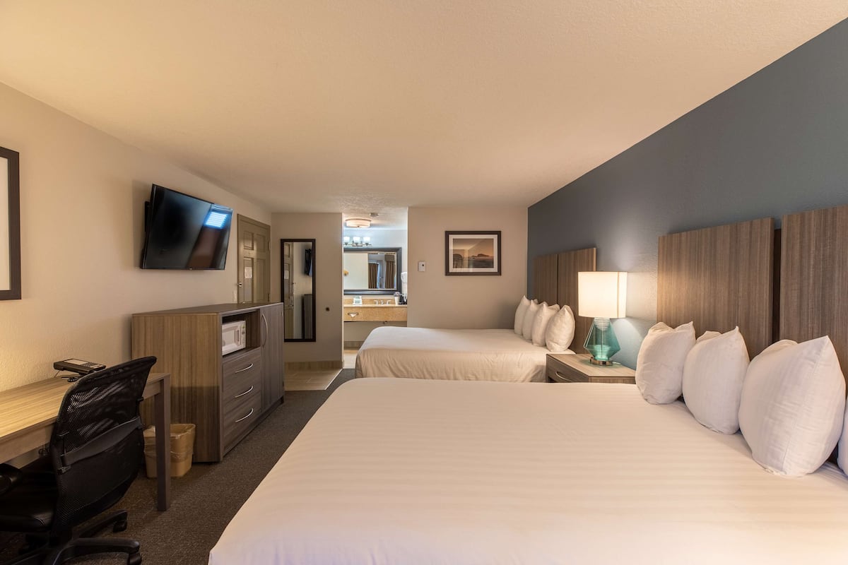 1 bedroom, in-room safe, individually decorated, individually furnished