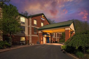Exterior - Comfort Suites Pittsburgh Airport (Pittsburgh)