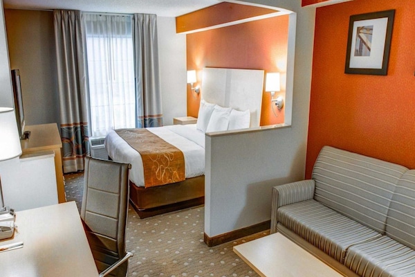 Suite, 1 King Bed, Non Smoking