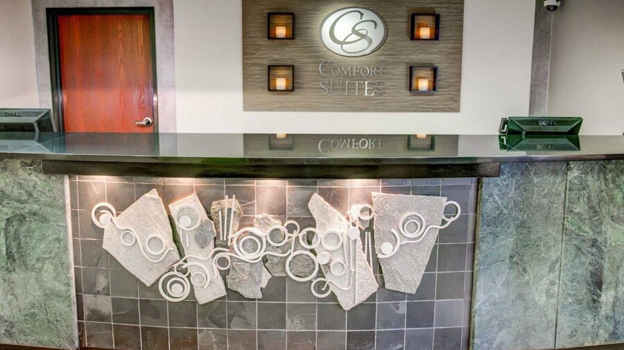 Comfort Suites Pittsburgh Airport