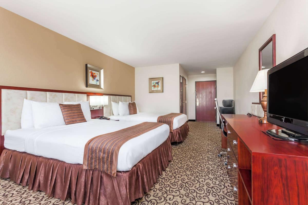 Premium bedding, Select Comfort beds, in-room safe, desk