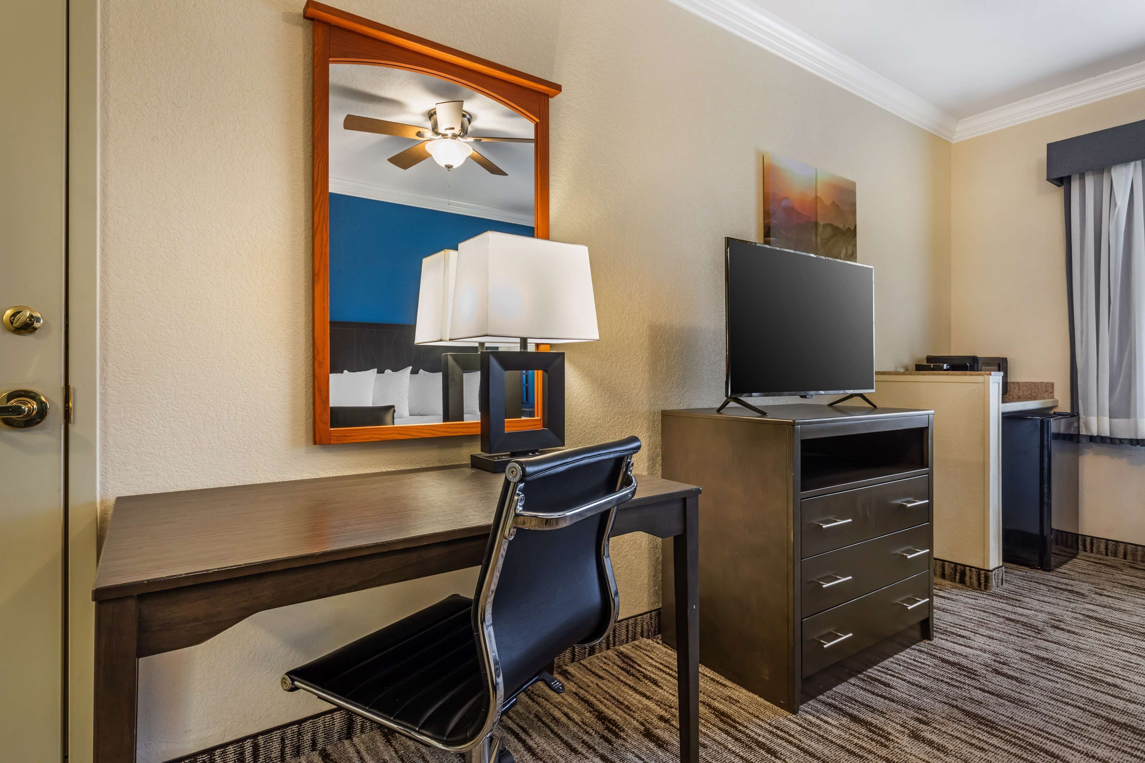 1 bedroom, desk, laptop workspace, blackout curtains