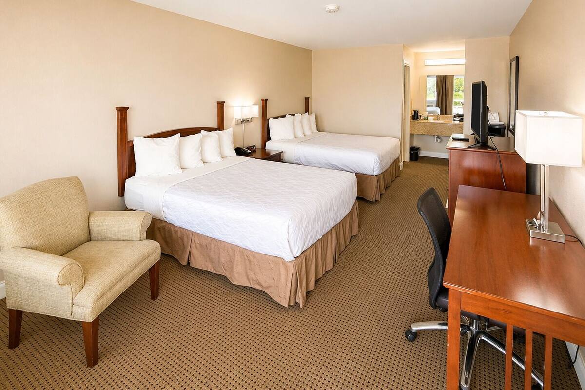 Room, 2 Queen Beds, Accessible, Non Smoking