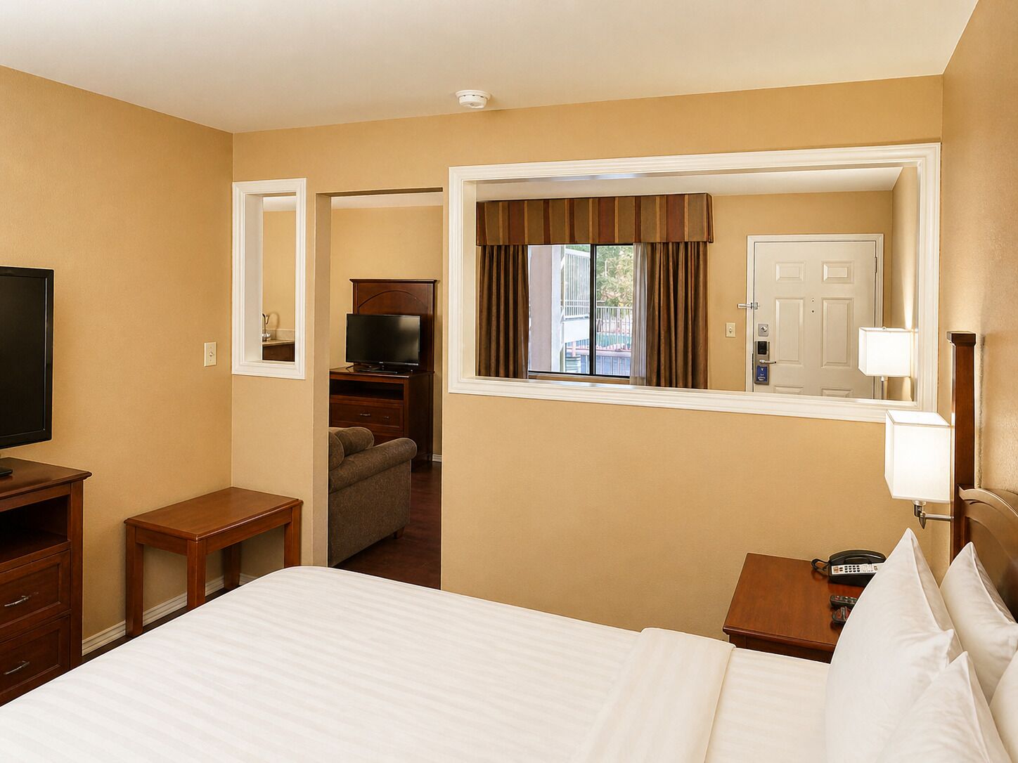 Suite, 1 King Bed, Non Smoking