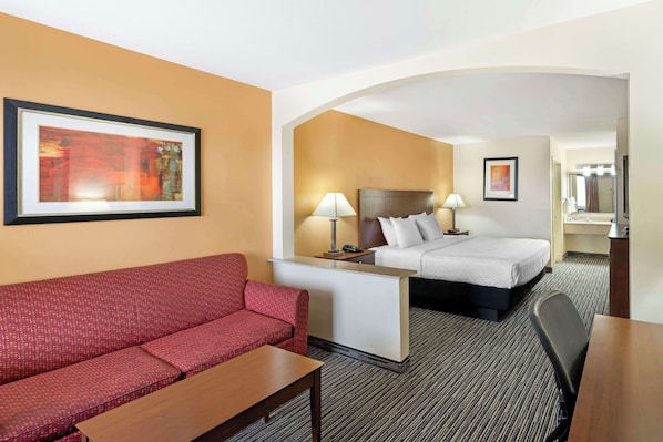 Suite, 1 cama King size, para no fumadores, microondas | Camas con pillow-top, escritorio y espacio para trabajar con laptop 