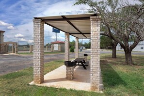 Área de parrillas y picnic