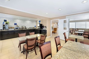 Free daily continental breakfast