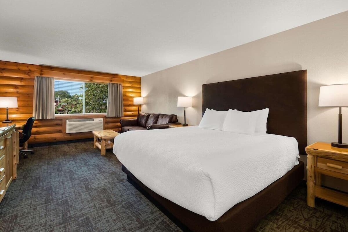 In-room safe, iron/ironing board, rollaway beds, WiFi