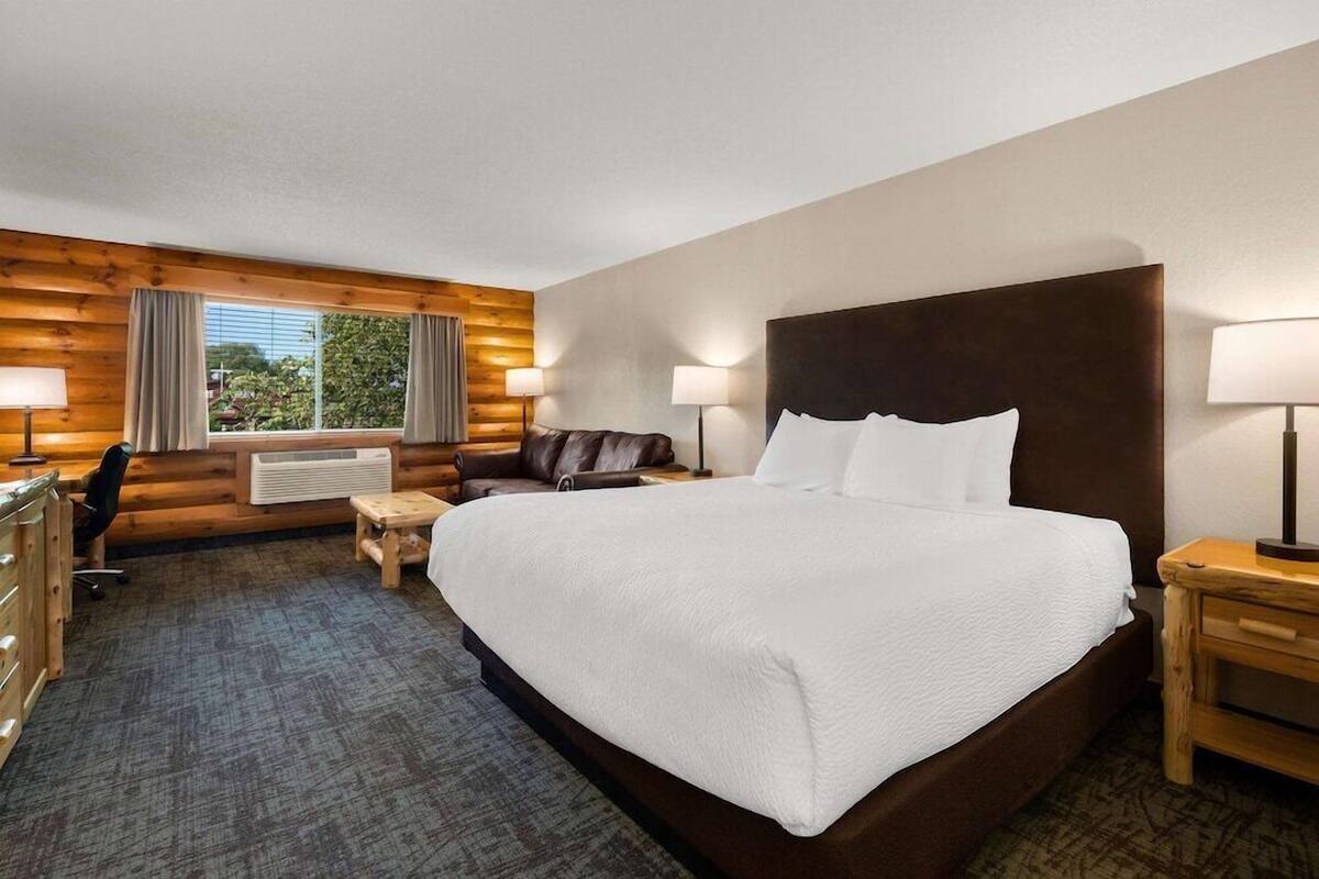 In-room safe, iron/ironing board, rollaway beds, WiFi