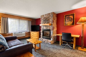 In-room safe, iron/ironing board, rollaway beds, WiFi - Best Western Northwoods Lodge (Siren)