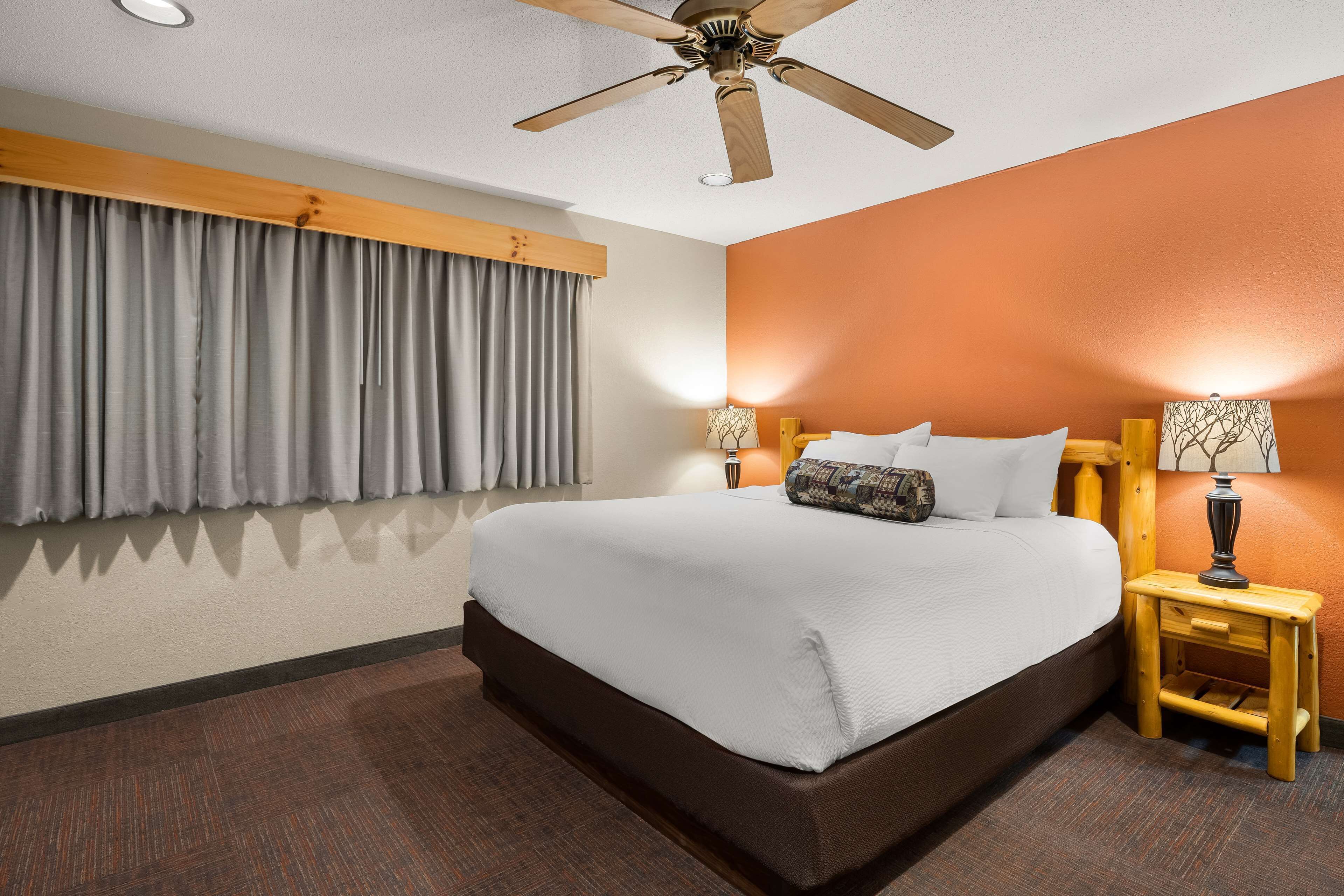 suite, 1 king bed, non smoking, jetted tub (full kitchen) | 1 bedroom, in-room safe, iron/ironing board, rollaway beds