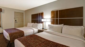 Allergitestet sengetøy, safe på rommet, skrivebord og strykejern/-brett