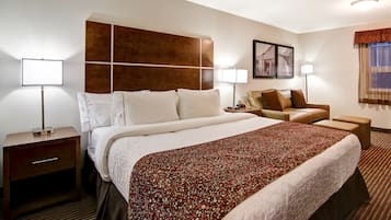 Literie hypoallergénique, coffre-fort, bureau, fer et planche à repasser