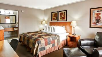 Standard Room, 1 King Bed (Exterior Access) | Premium bedding, desk, iron/ironing board, free cribs/infant beds