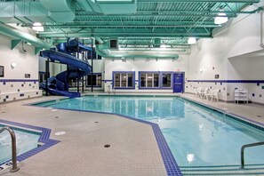 Indoor pool - Canalta Hotel Stettler (Stettler)