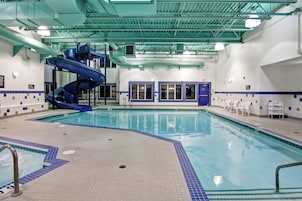 Una piscina techada