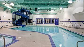 Indoor pool, sun loungers