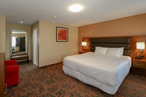 Desk, blackout curtains, soundproofing, iron/ironing board - Ramada by Wyndham Jacksons Point (Georgina)