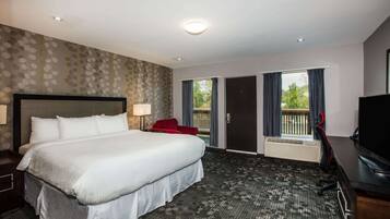 Chambre, 1 très grand lit, non-fumeur, au bord du lac (Second Floor) | Bureau, rideaux d’obscurcissement, système d’insonorisation