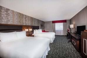 Desk, blackout curtains, soundproofing, iron/ironing board - Ramada by Wyndham Jacksons Point (Georgina)