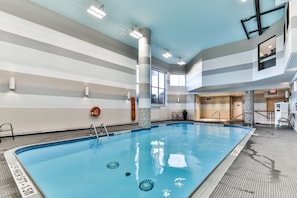 Indoor pool, sun loungers