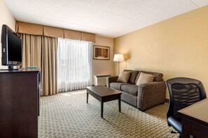 Premium bedding, in-room safe, desk, laptop workspace