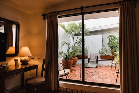 Caja de seguridad en la habitación y decoración personalizada