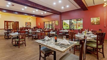 Breakfast, lunch, dinner served; international cuisine