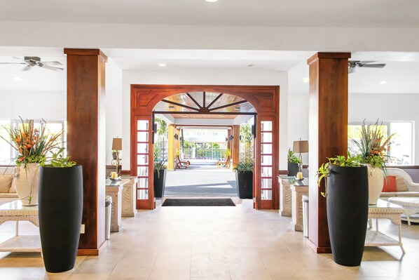 Lobby - Best Western Plus Belize Biltmore Plaza (Belize City)