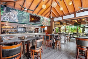 Con servicio de desayunos, comidas y cenas