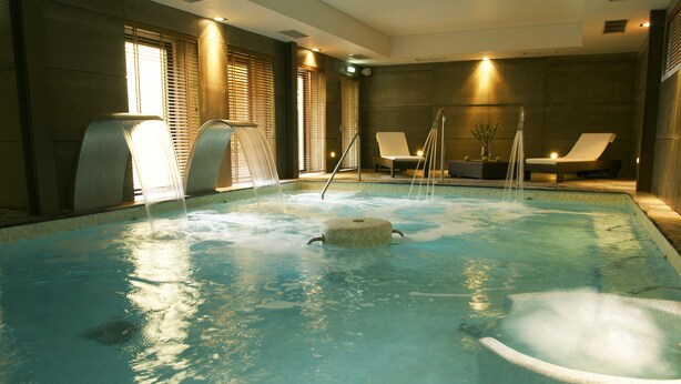 Indoor spa tub - Your Hotel & Spa Alcobaça (Alcobaça)