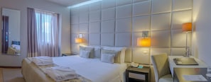 Minibar, Zimmersafe, kostenloses WLAN, Bettwäsche