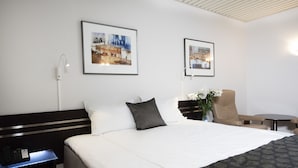 Minibar, in-room safe, desk, blackout drapes - Havly Hotell (Stavanger)