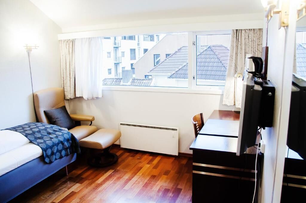 standard single room, 1 single bed | minibar, in-room safe, desk, blackout curtains