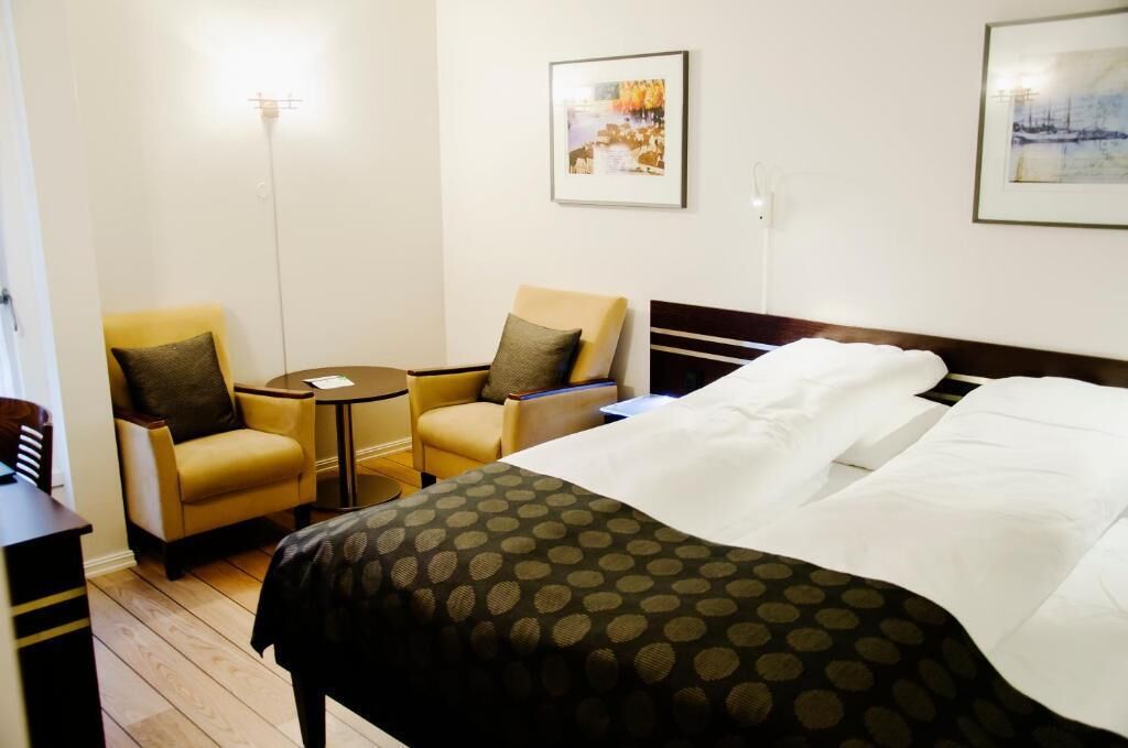 minibar, in-room safe, desk, blackout curtains