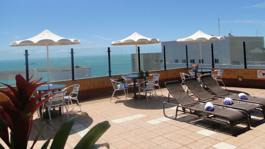 Plaza Praia Suites