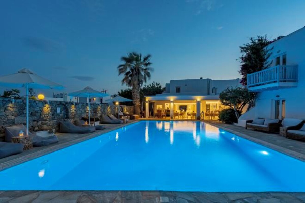 Premium Room with Pool View
