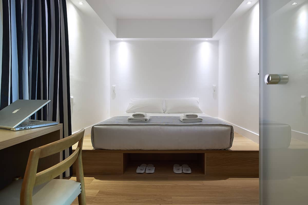 Premium bedding, minibar, in-room safe, desk