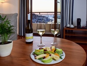 Suíte superior, vista para o mar | Roupas de cama premium, frigobar, cofres nos quartos, escrivaninha