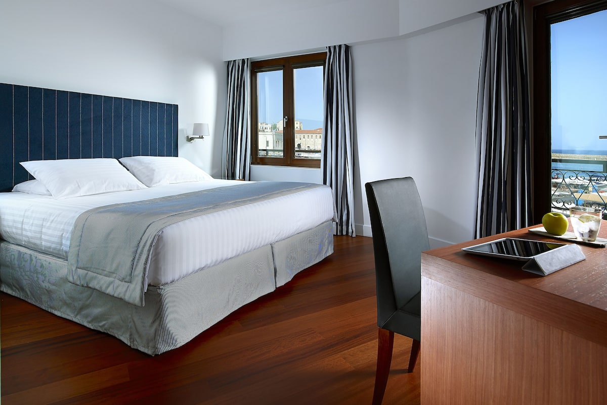 Premium bedding, minibar, in-room safe, desk