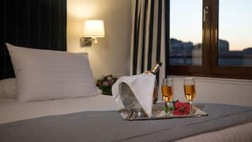 Premium bedding, minibar, in-room safe, desk