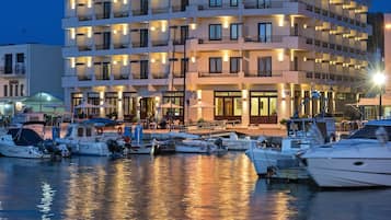 Mặt tiền nơi lưu trú