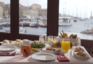 Free daily full breakfast - Porto Veneziano Hotel (Chania)