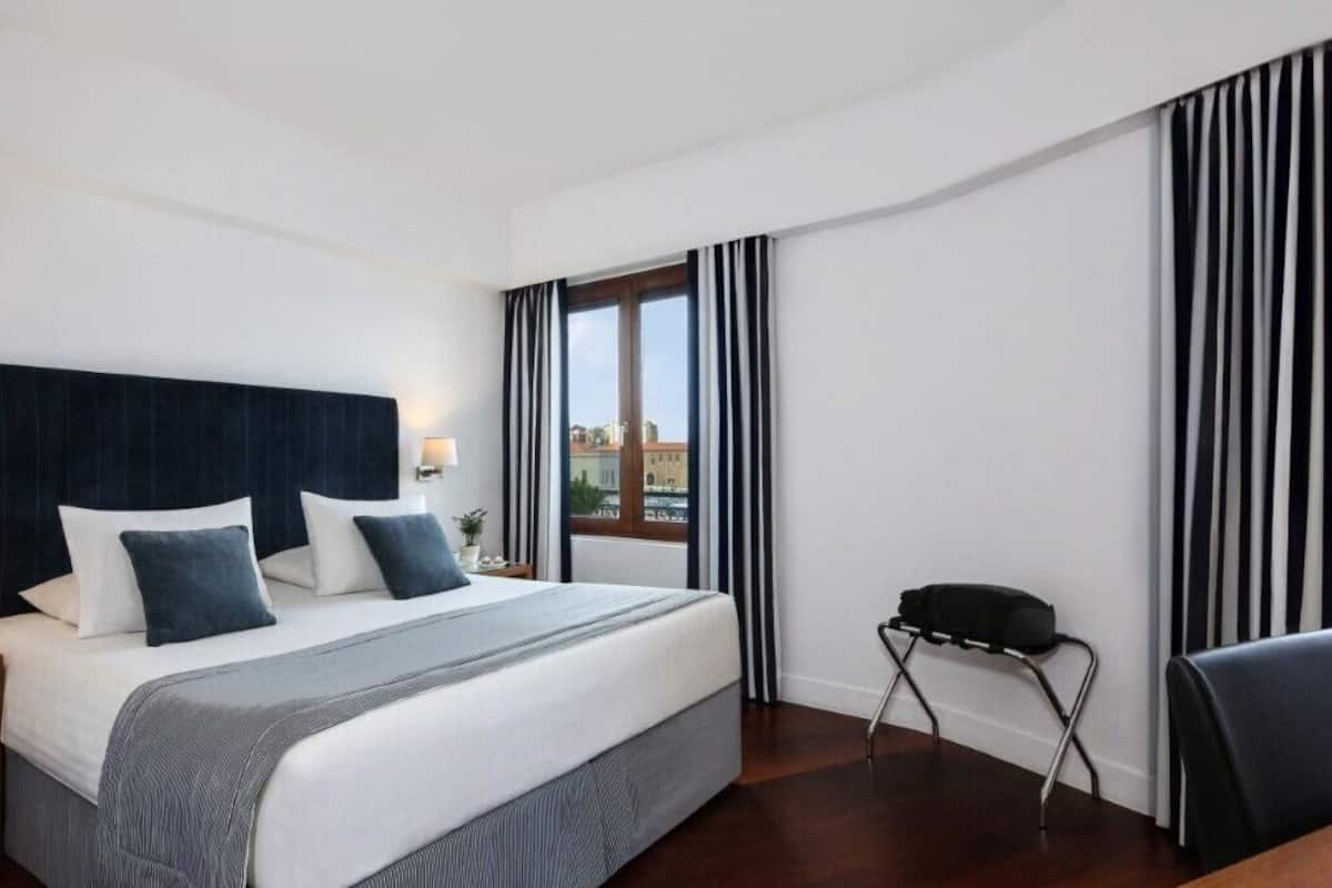 Premium bedding, minibar, in-room safe, desk