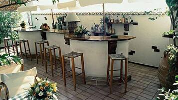 Se sirven desayunos, almuerzos y cenas; cocina internacional