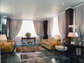 Sala de estar en el lobby