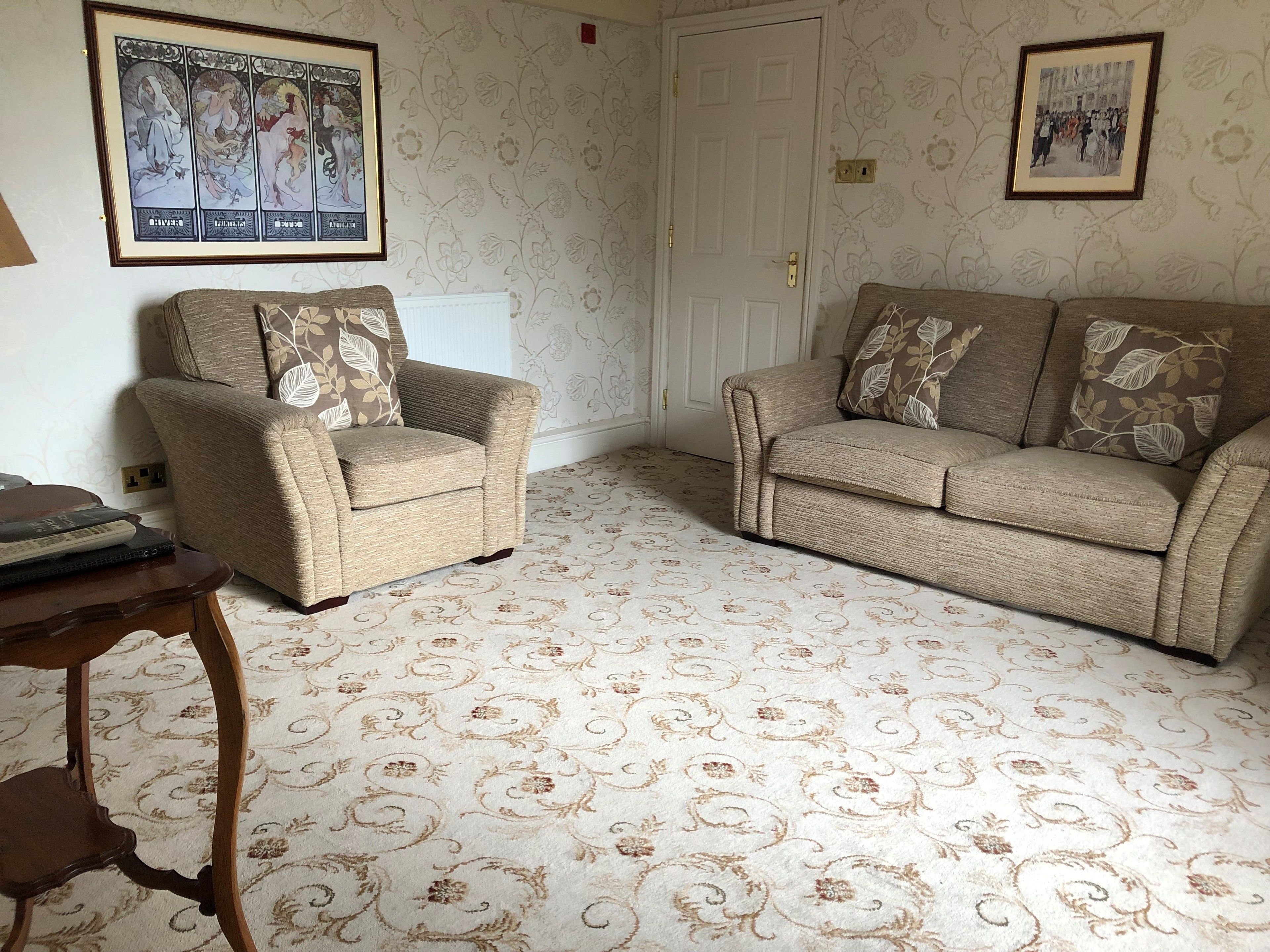 suite, 1 king bed, non smoking | 1 bedroom, desk, iron/ironing board, free wifi