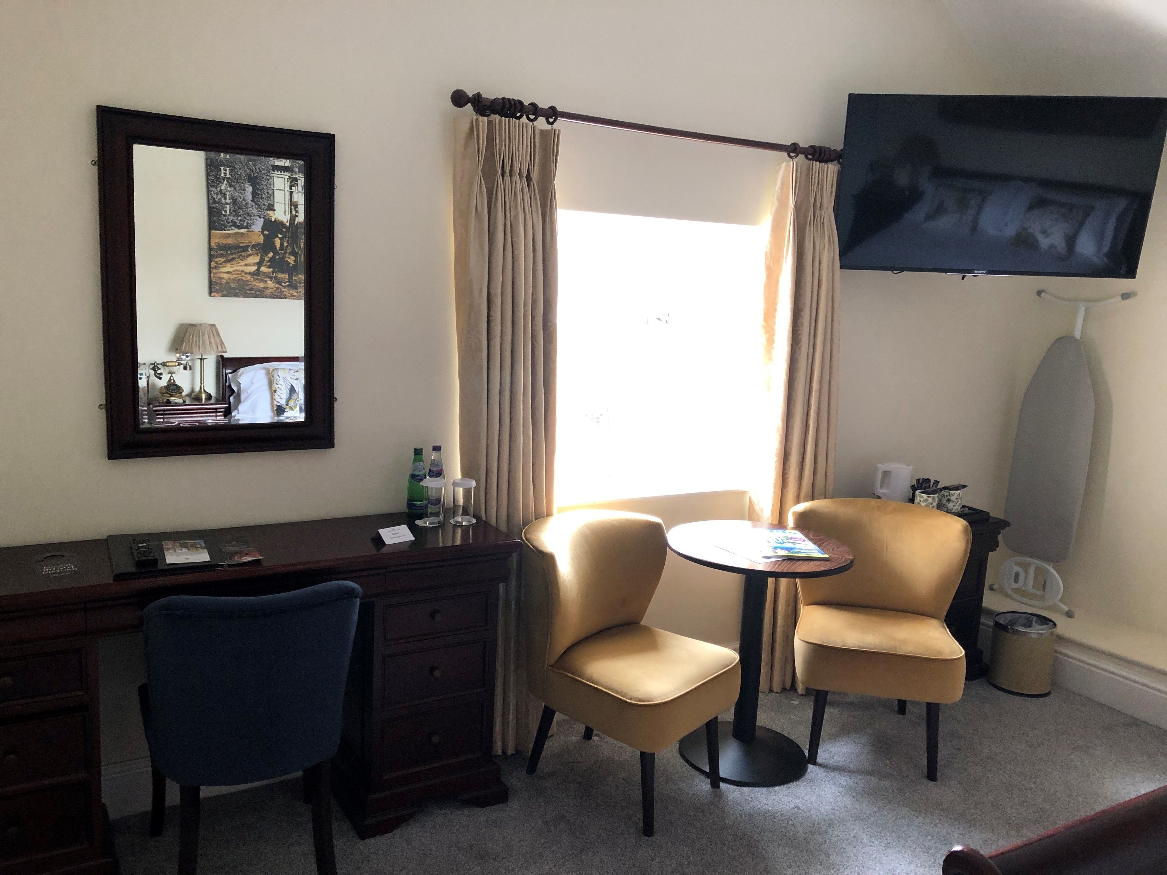 1 bedroom, desk, iron/ironing board, free wifi