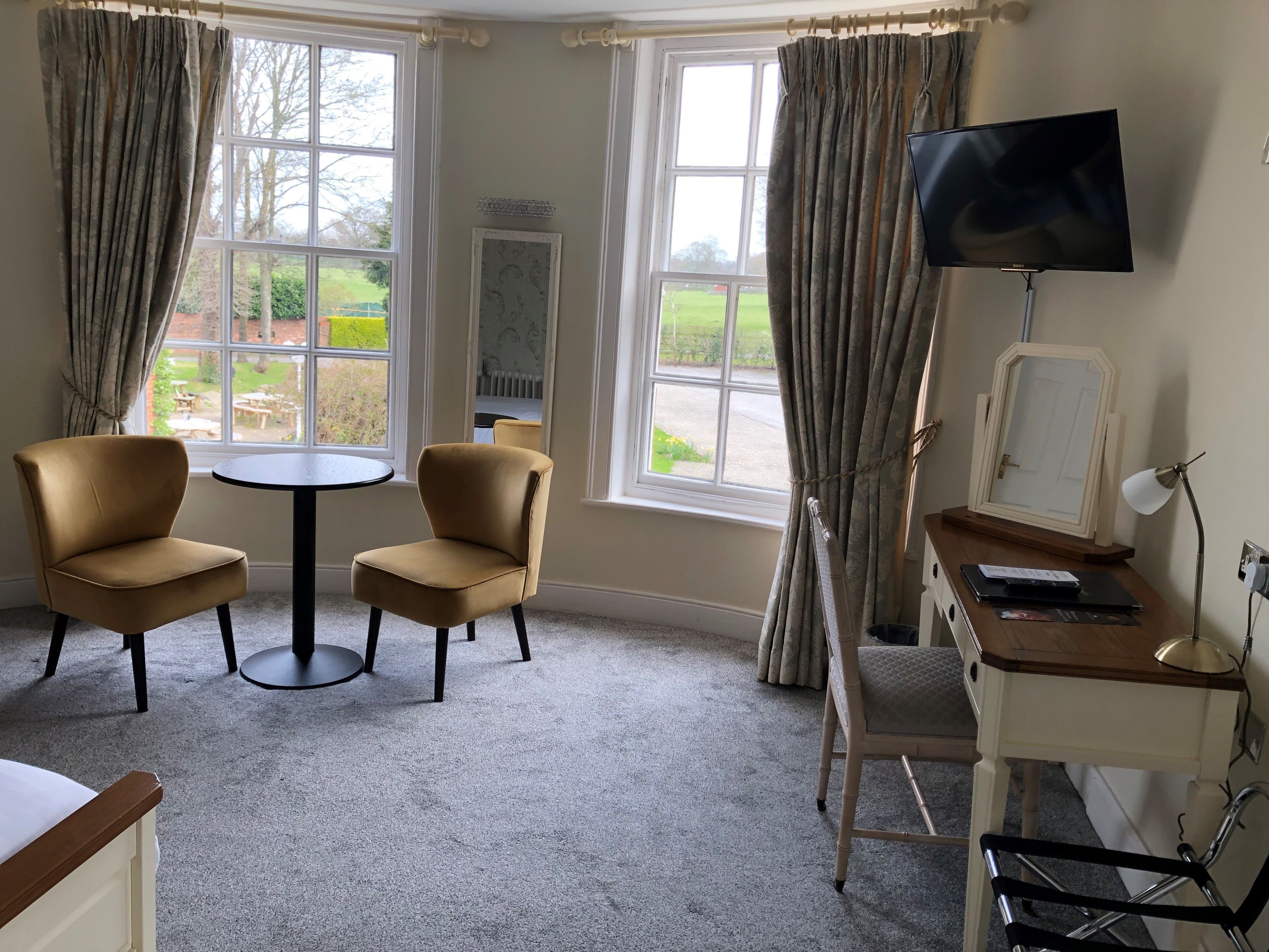 1 bedroom, desk, iron/ironing board, free wifi